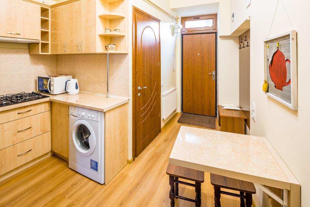 Apartment On Yana Zhizhky Lviv Exterior photo