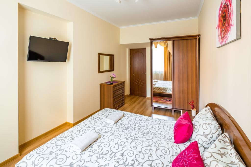 Apartment On Yana Zhizhky Lviv Exterior photo