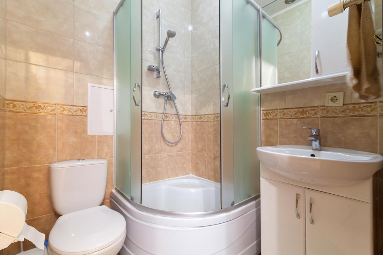 Apartment On Yana Zhizhky Lviv Exterior photo